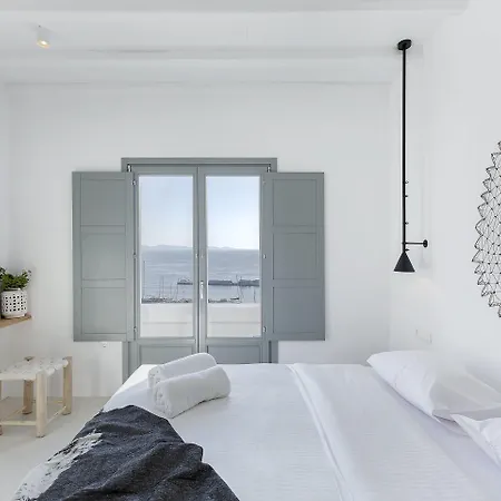 Sealine Hotel Tourlos